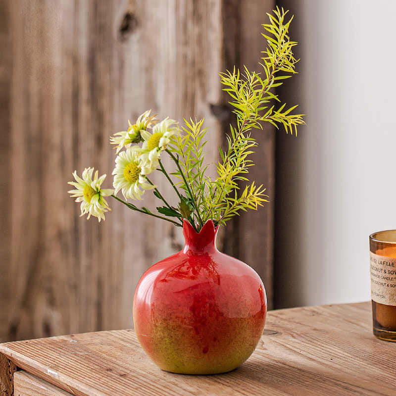 Chinese Auspicious Red Pomegranate-Shaped Ceramic Vase Decoration-03