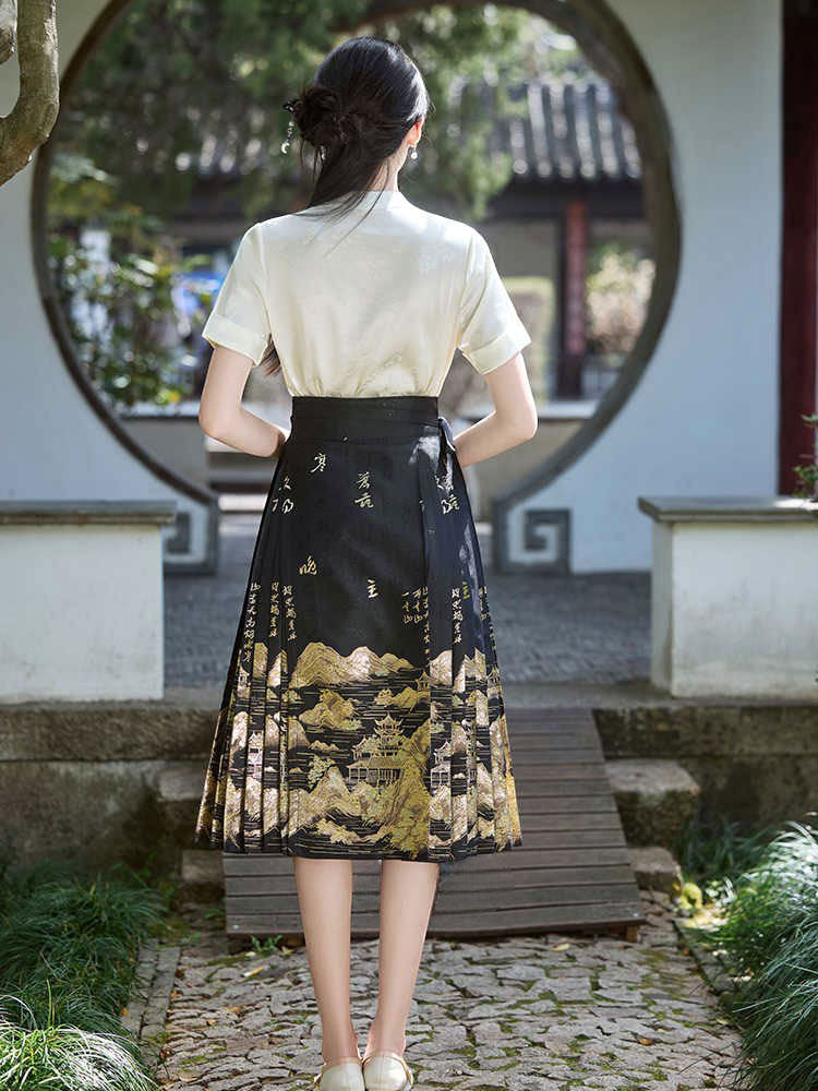 Mountains, Waters, and Pavilions – Woven Gold Short Black Knee-Length Mamianqun Skirt-03