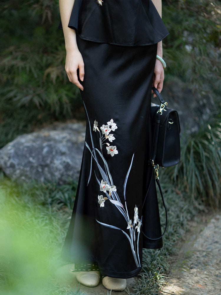 Chinese-Inspired Vintage Embroidery Silk Satin Fitted Mermaid Skirt-03
