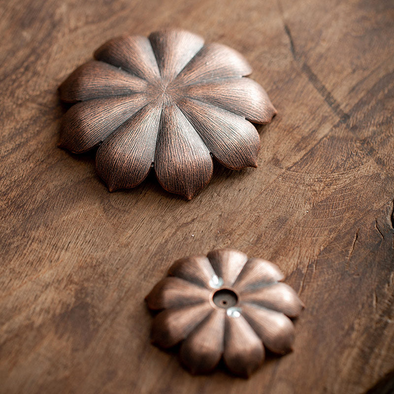 Lotus Blossom Incense Holder – Detachable Multi-Hole Design for Zen Rituals-05