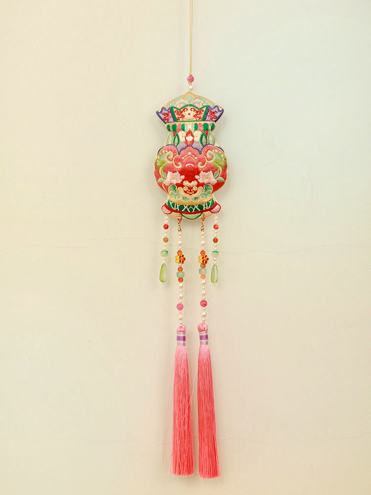 Double-Sided Embroidered Chinese Classic Motif Tassel Sachet Charm-04
