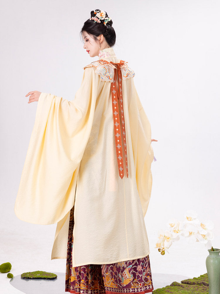 Women's Ming Dynasty-style Gold Embroidered Mamianqun Hanfu Skirt-11