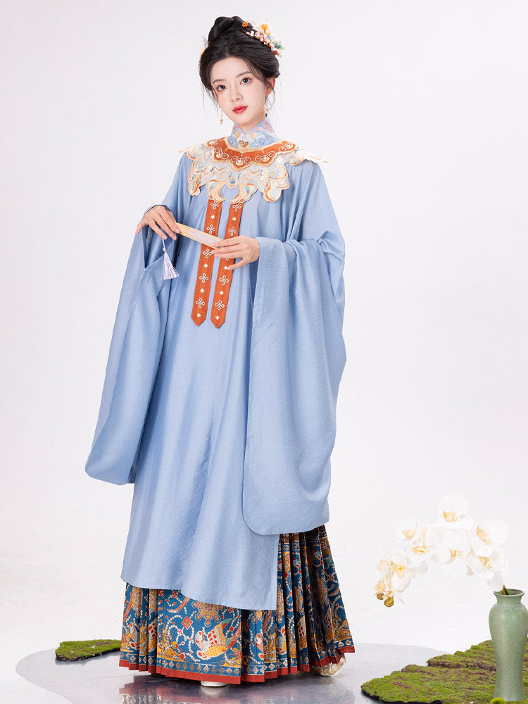 Women's Ming Dynasty-style Gold Embroidered Mamianqun Hanfu Skirt-05