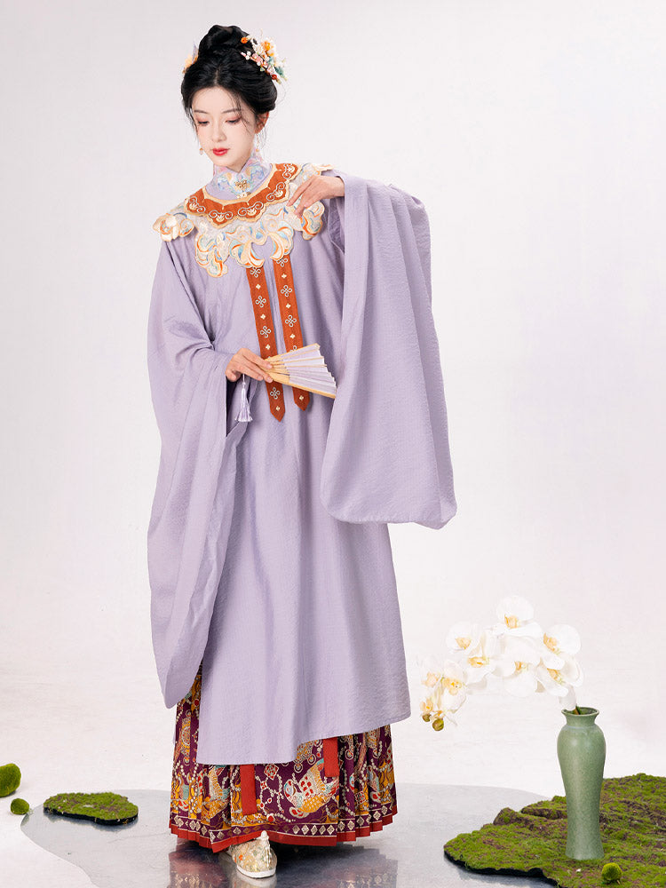 Women's Ming Dynasty-style Gold Embroidered Mamianqun Hanfu Skirt-08