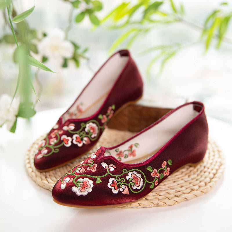 Chaussures plates brodées de vignes fleuries pour femmes