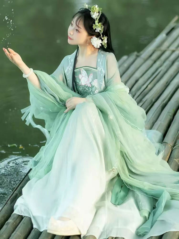 Chinese Style Vintage Flower Embroidery Sprout Green Hanfu Clothing Daily Wear(4PCS) Green / M Chinese Style Vintage Flower Embroidery Sprout Green Hanfu Clothing Daily Wear(4PCS) Green / M