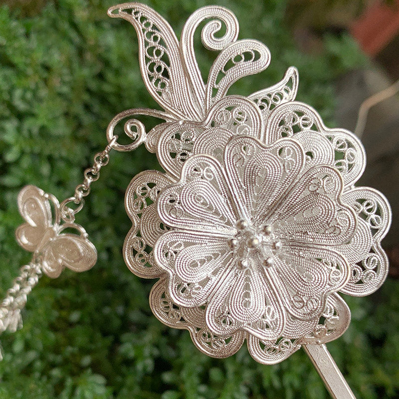 Épingle à cheveux en filigrane à double fleur en argent sterling 999 de style chinois vintage fabriquée à la main avec pompon papillon et bourgeons