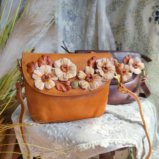 Petit sac carré en cuir de vache vintage décontracté fait à la main avec des grappes de fleurs