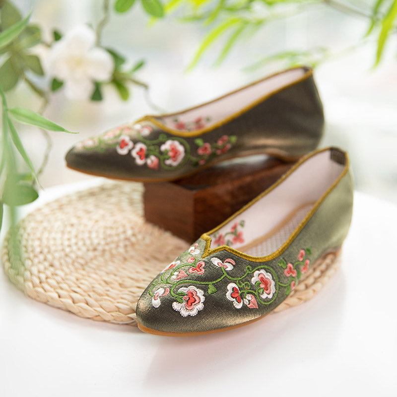 Chaussures plates brodées de vignes fleuries pour femmes