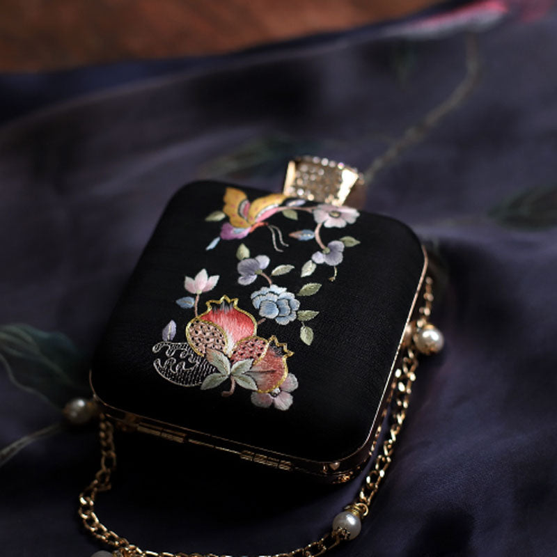 Petit sac en soie brodé Su fait à la main