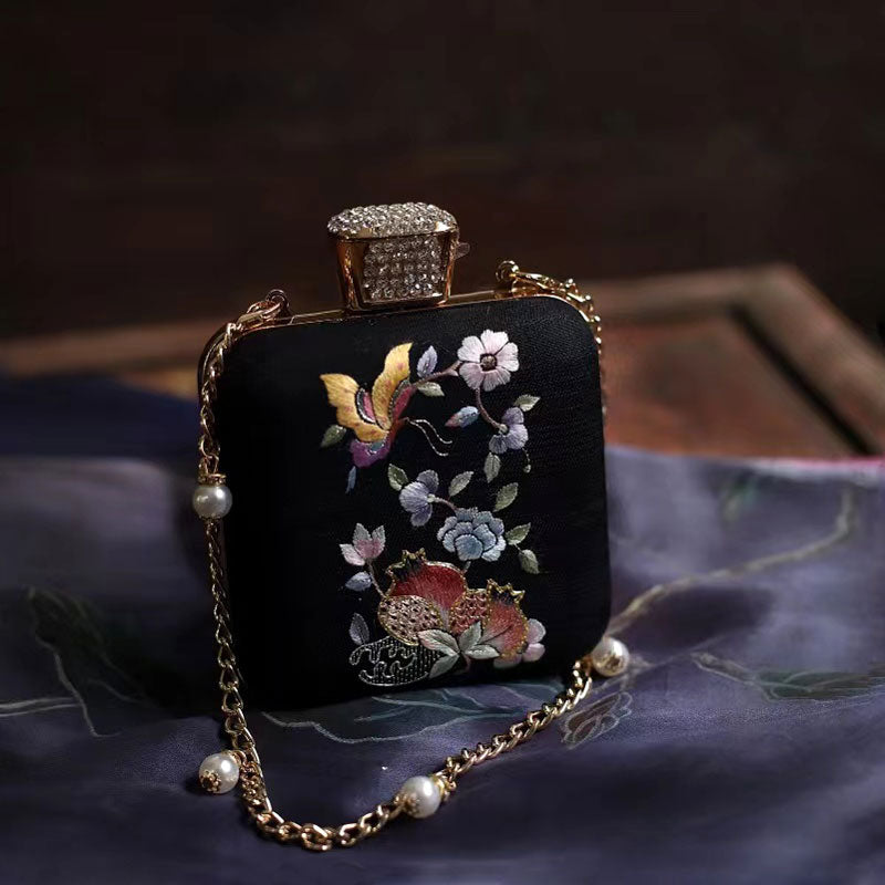 Petit sac en soie brodé Su fait à la main