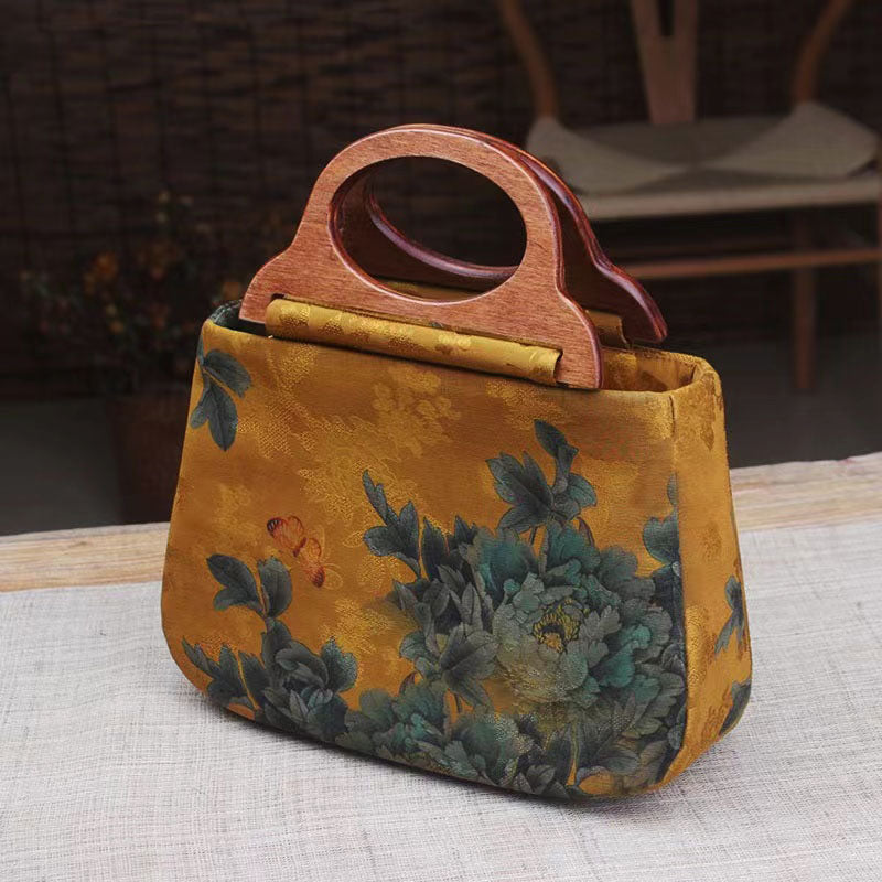 Papillon et fleur de pivoine de style chinois rétro「蝶恋花」Sac à main en soie avec poignée en bois