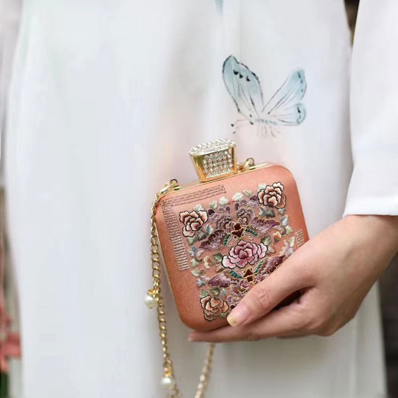 Petit sac en soie brodé Su fait à la main