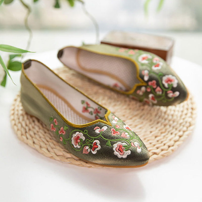 Chaussures plates brodées de vignes fleuries pour femmes