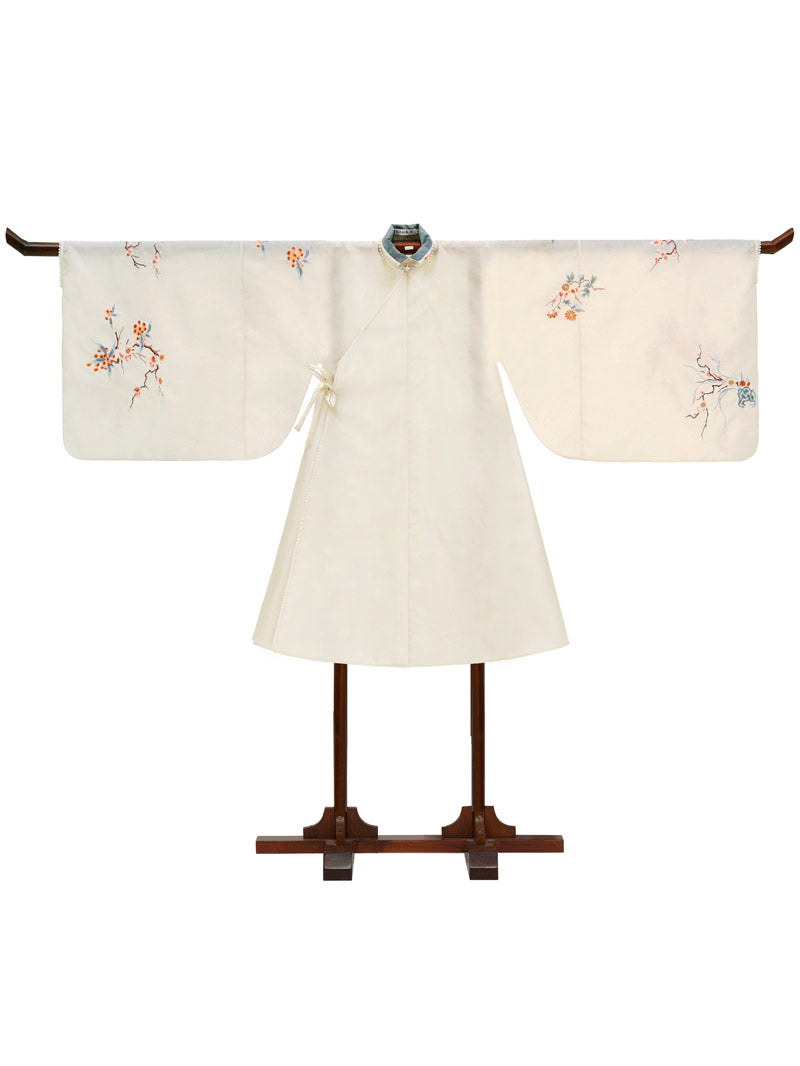The Plum Blossom Blossoms From the Bitter Cold - Handmade Plum Blossom Embroidery Hanfu Clothing Horse Face Skirt-06