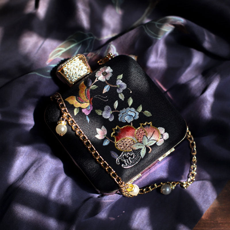 Petit sac en soie brodé Su fait à la main