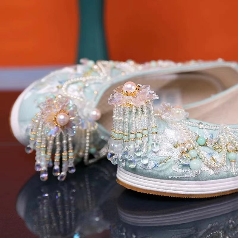 Handgefertigte, individuell gestaltete Melaleuca-Damenschuhe mit Sohlenverstärkung, bestickt und mit Perlen verziert – Hanfu-Schuhe für chinesisches Cosplay
