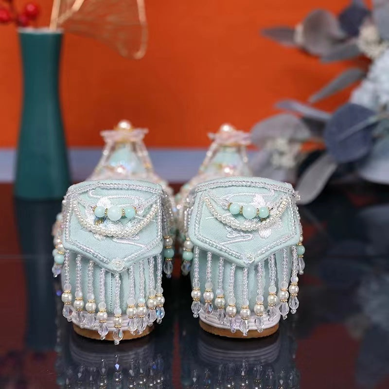 Handgefertigte, individuell gestaltete Melaleuca-Damenschuhe mit Sohlenverstärkung, bestickt und mit Perlen verziert – Hanfu-Schuhe für chinesisches Cosplay