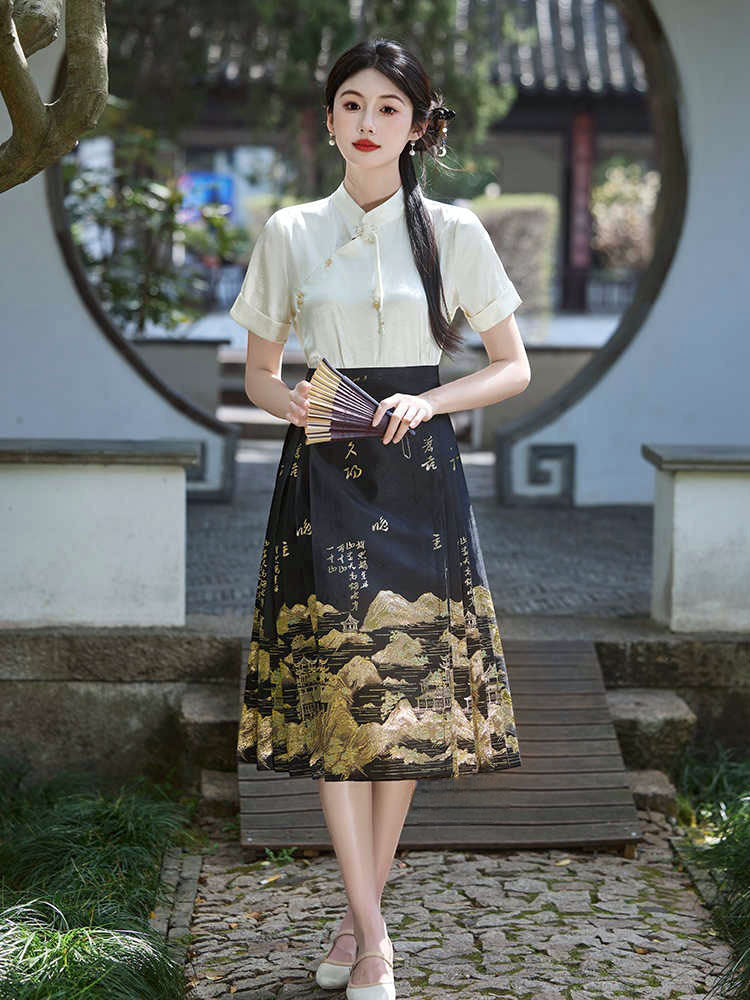 Mountains, Waters, and Pavilions – Woven Gold Short Black Knee-Length Mamianqun Skirt-01