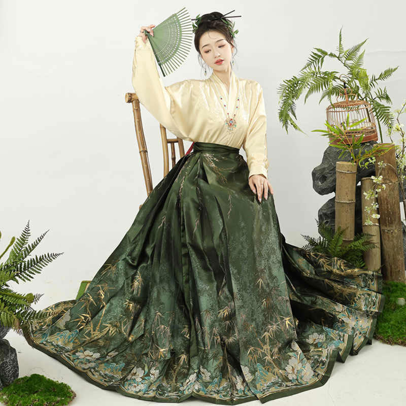 Flickering Bamboo Shadows - Green Vintage Woven Gold Mamianqun Skirt-07