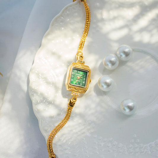 Retro Exquisite Green Square Watch for Women-01