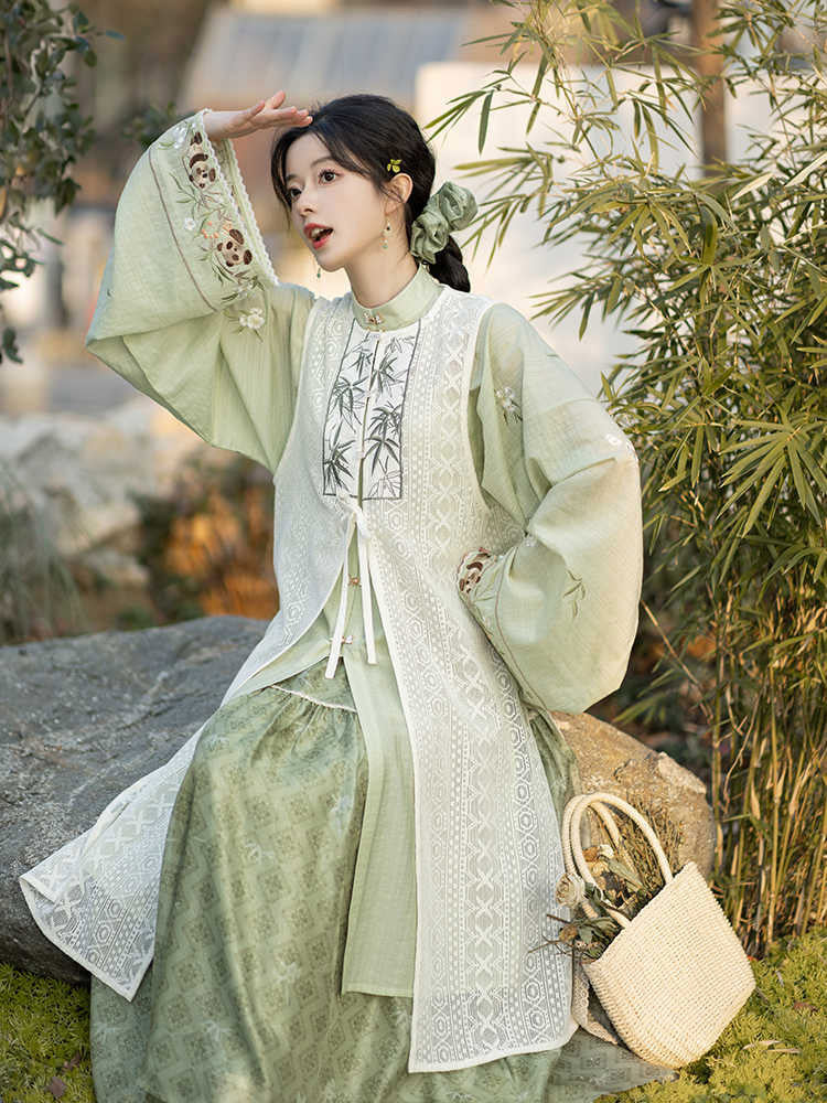 Green Hanfu Skirt Set Inspired by Bamboo Shadows Garden Painting-01