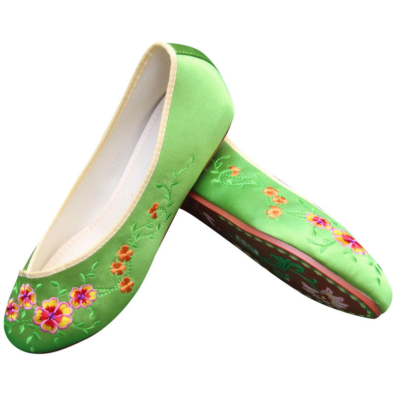 Plum Blossom-Embroidered Tender Green Flats-01