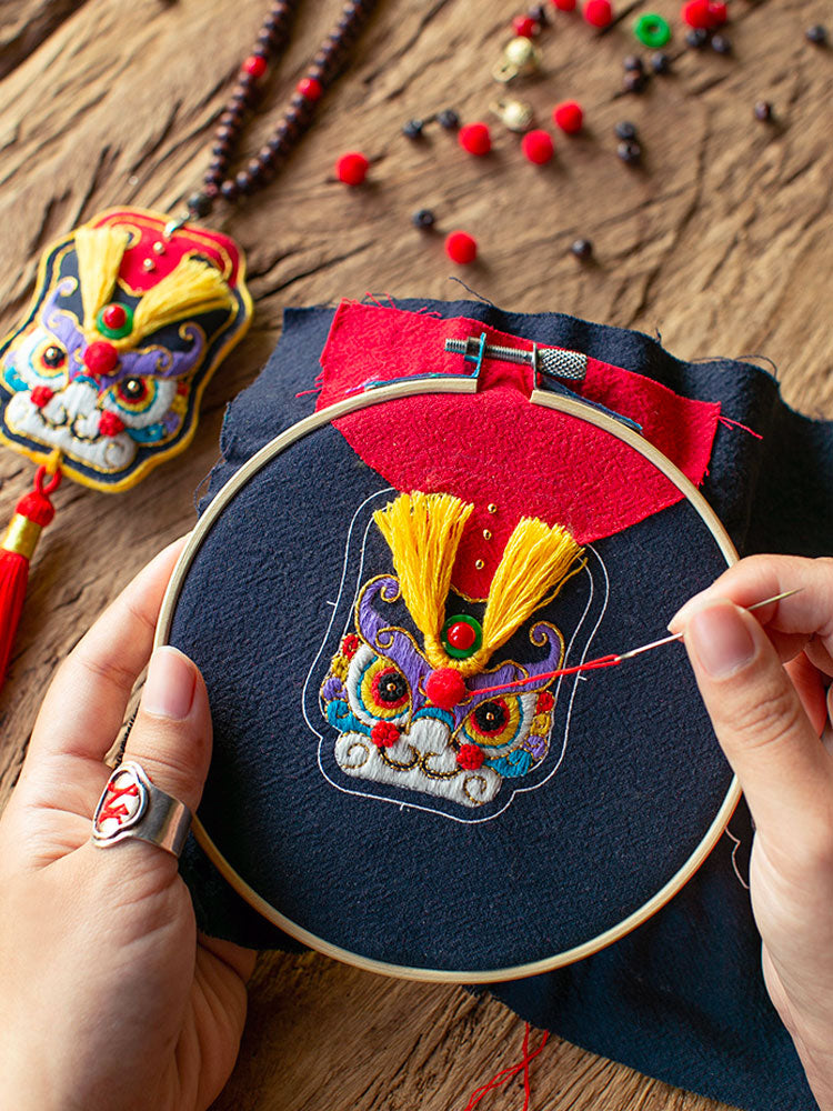 Handmade DIY Chinese Style Lion Embroidery Material Kit, Lion Protection Talisman Pendant Necklace Embroidery Sachet-02