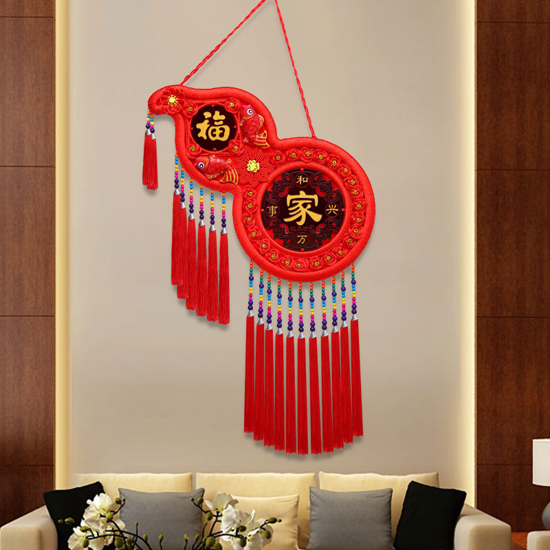 Gourd-shaped Peach Wood Chinese Knot Wall Hanging Decoration for Living Room Housewarming Gift