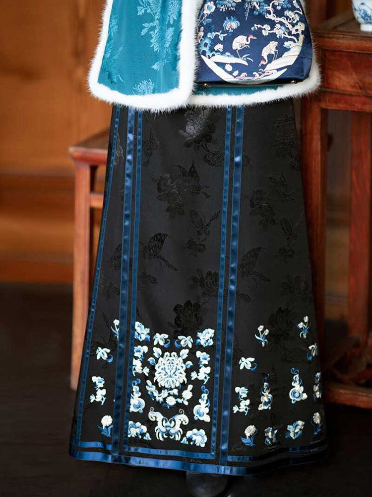Blue & White Embroidered Ma Mian Qun – Qing Inspired Neo-Hanfu Brocade Skirt-02
