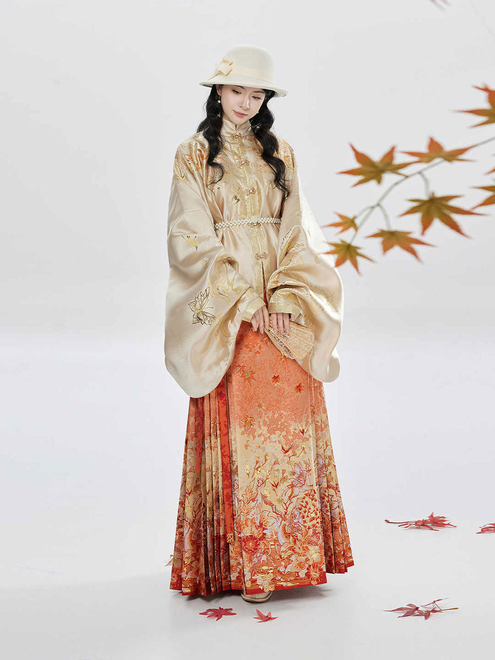 Autumn Reverie — Ming-Style Jacquard Top & Gold-Woven Mamian Skirt Set-01