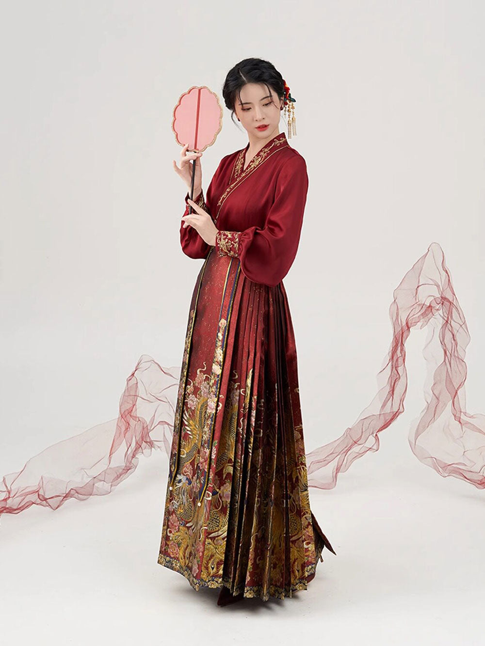 Phoenix & Peony — Ming-Style Gold-Woven Red Mamian Skirt Set-05