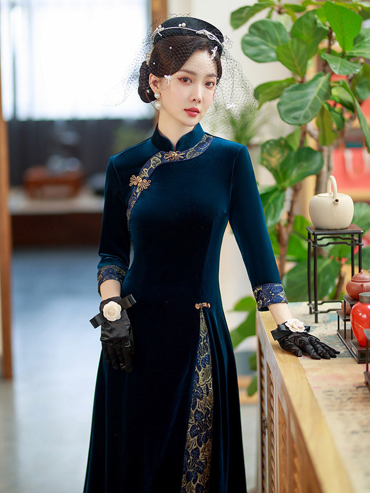 Loose-Fit Improved Vintage Mid-length Sleeve Velvet Cheongsam Dress for Women-05