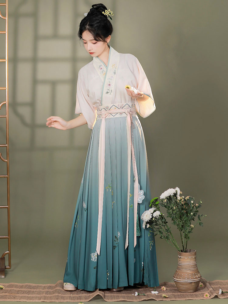 Graceful Vintage Ombre Blue Embroidered Flower Modern Hanfu Skirt Inspired by the Song Dynasty-05