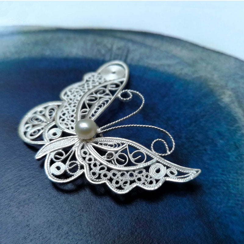 Vintage Plain Silver Filigree Butterfly Brooch Inlaid with Natural Freshwater Pearl-04