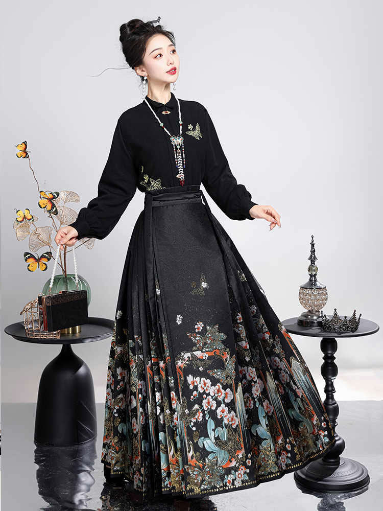 Butterfly Dawn -Woven Gold Butterfly Ma Mian Qun Hanfu Skirt-05