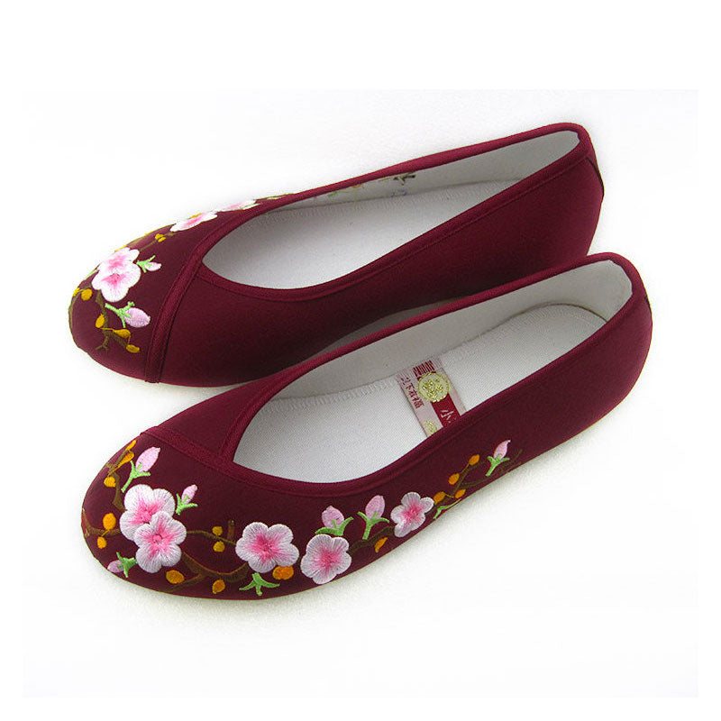 Chinese Style Satin Plum Blossom Embroidered Round Toe Slip On Flats (Multi-Color)