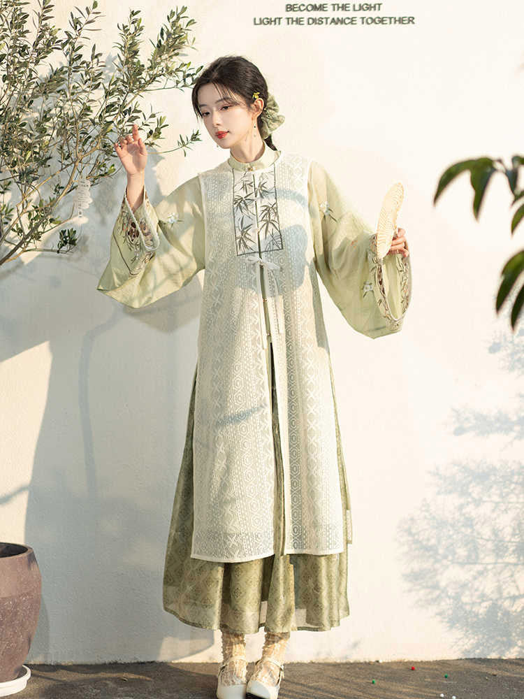 Green Hanfu Skirt Set Inspired by Bamboo Shadows Garden Painting-03