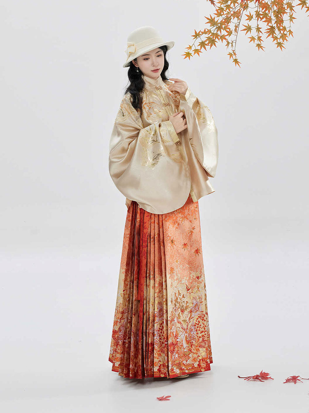 Autumn Reverie — Ming-Style Jacquard Top & Gold-Woven Mamian Skirt Set-04