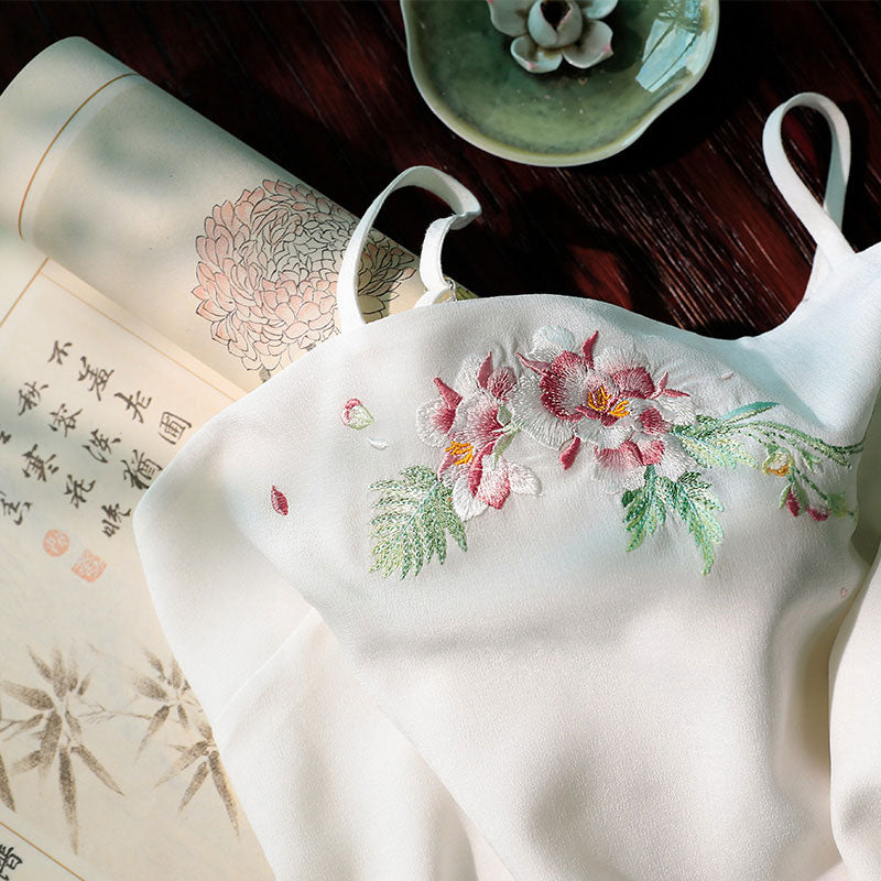 Elegant Vintage Floral Embroidered Camisole Sleeveless Hanfu Undershirt-03