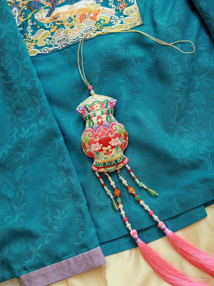 Double-Sided Embroidered Chinese Classic Motif Tassel Sachet Charm-03