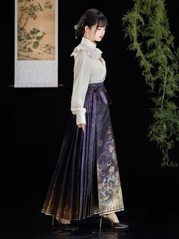 Fragrant Lotus Pond - Classic Lotus Pattern Woven Gold Mamianqun Skirt-05