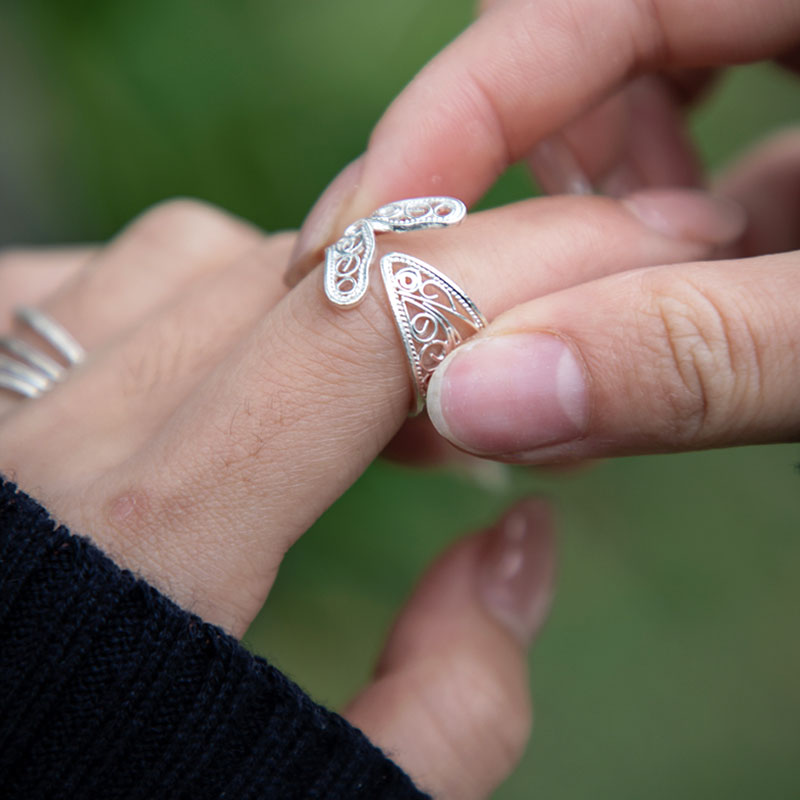 Vintage Simple Plain Silver Fish-shaped Hollow Filigree Ring Jewelry Gift-05