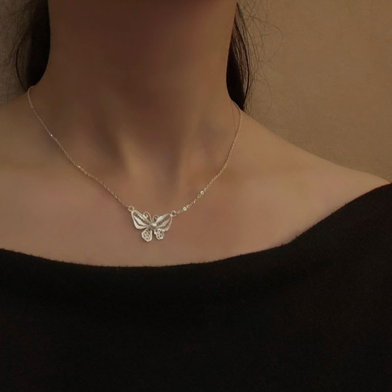 Exquisite Plain Silver Filigree Butterfly Necklace Inlaid with Natural Freshwater Pearls-04