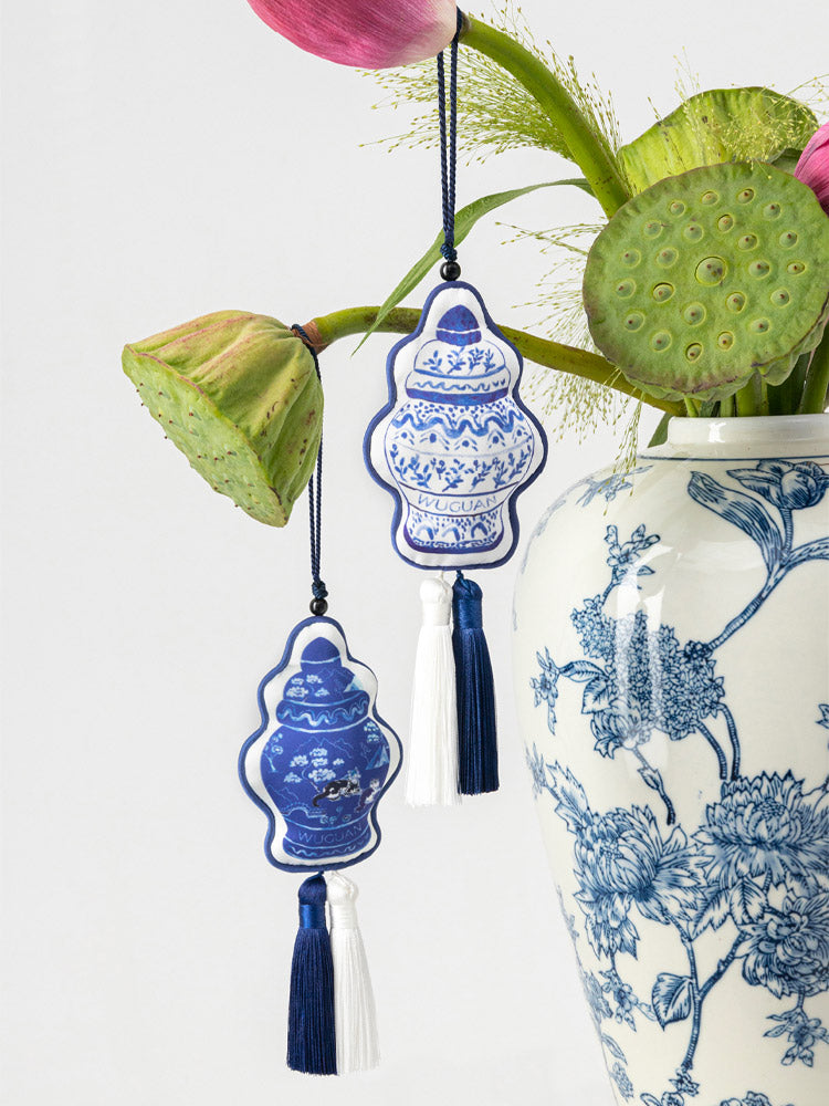 Chinese Classic Blue and White Double-Sided Printed Vase Shaped Throw Pillow Cushion-05