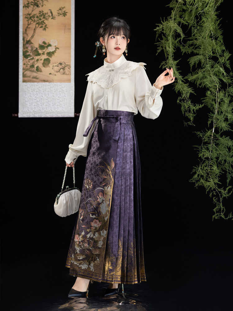 Fragrant Lotus Pond - Classic Lotus Pattern Woven Gold Mamianqun Skirt-06