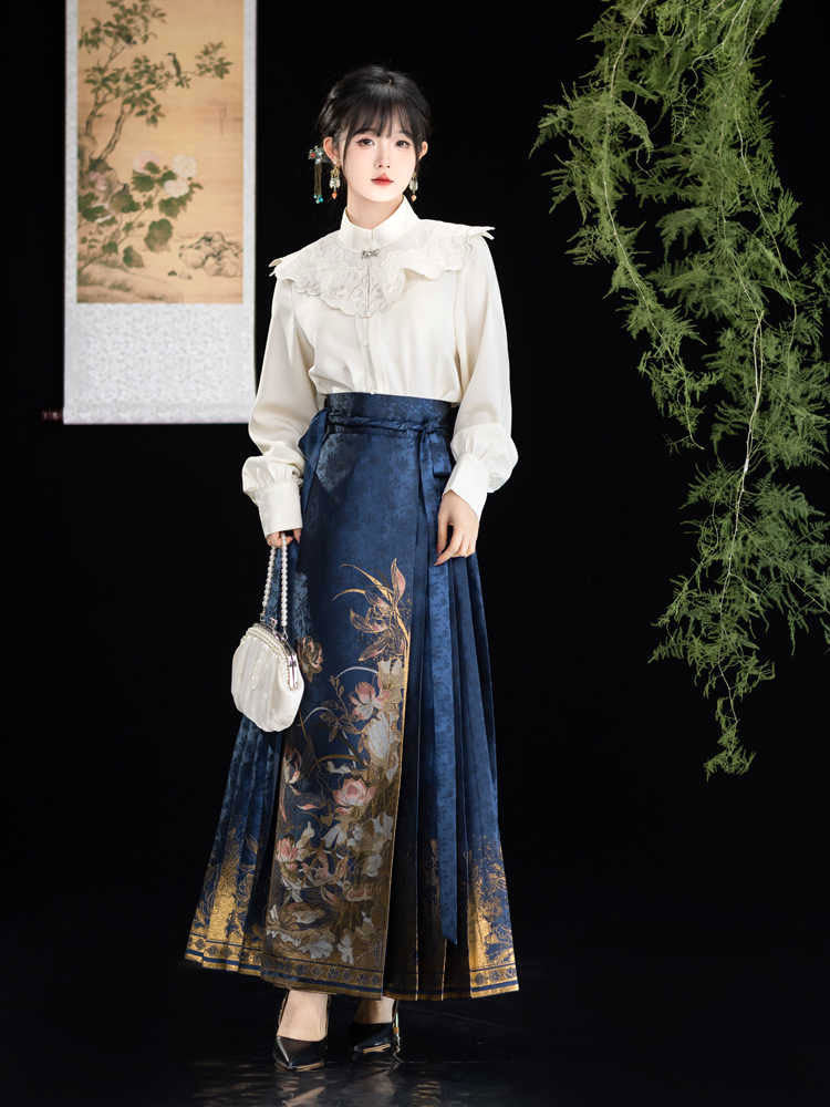 Fragrant Lotus Pond - Classic Lotus Pattern Woven Gold Mamianqun Skirt-07