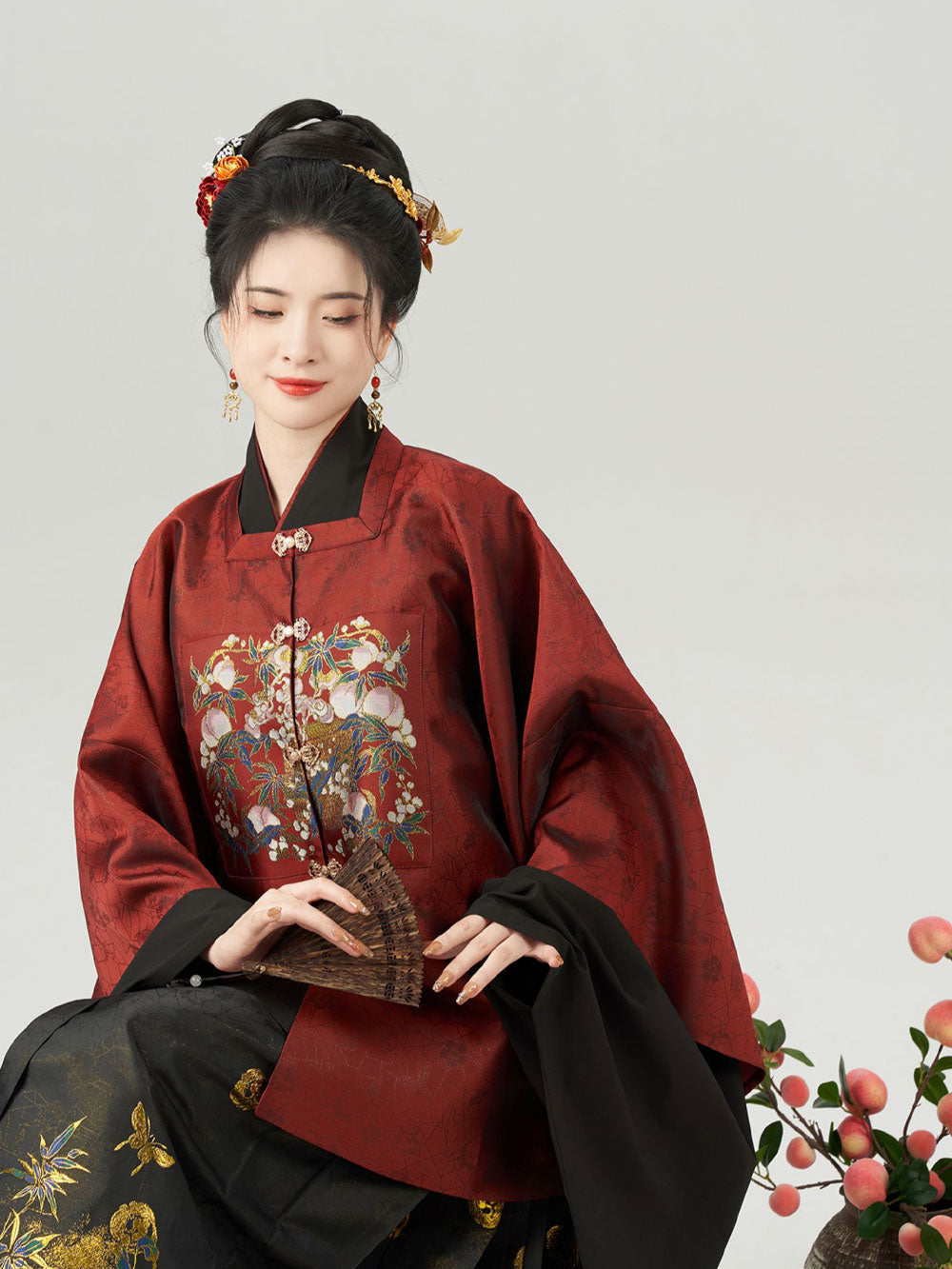 Peach & Verdant Bamboo — Ming-Style Gold-Woven Mamian Skirt Set-06