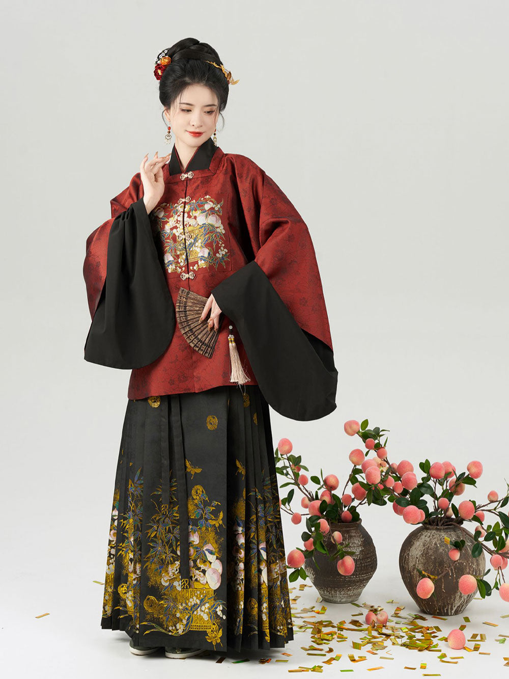 Peach & Verdant Bamboo — Ming-Style Gold-Woven Mamian Skirt Set-07