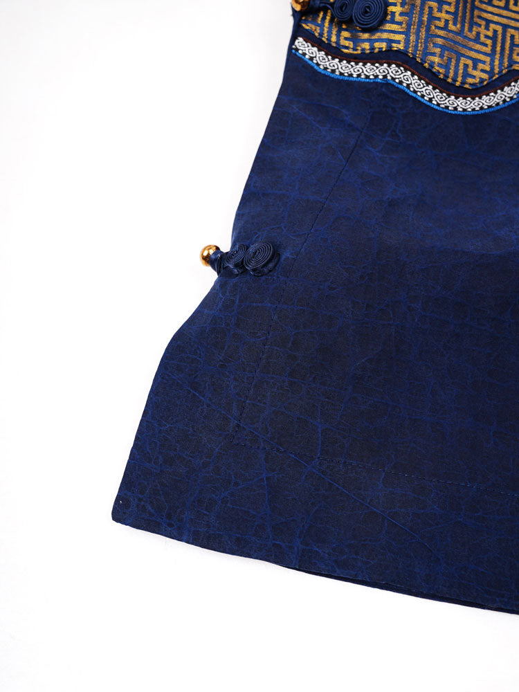 Chinese-Inspired Embroidered Mulberry Silk Top for Women-09